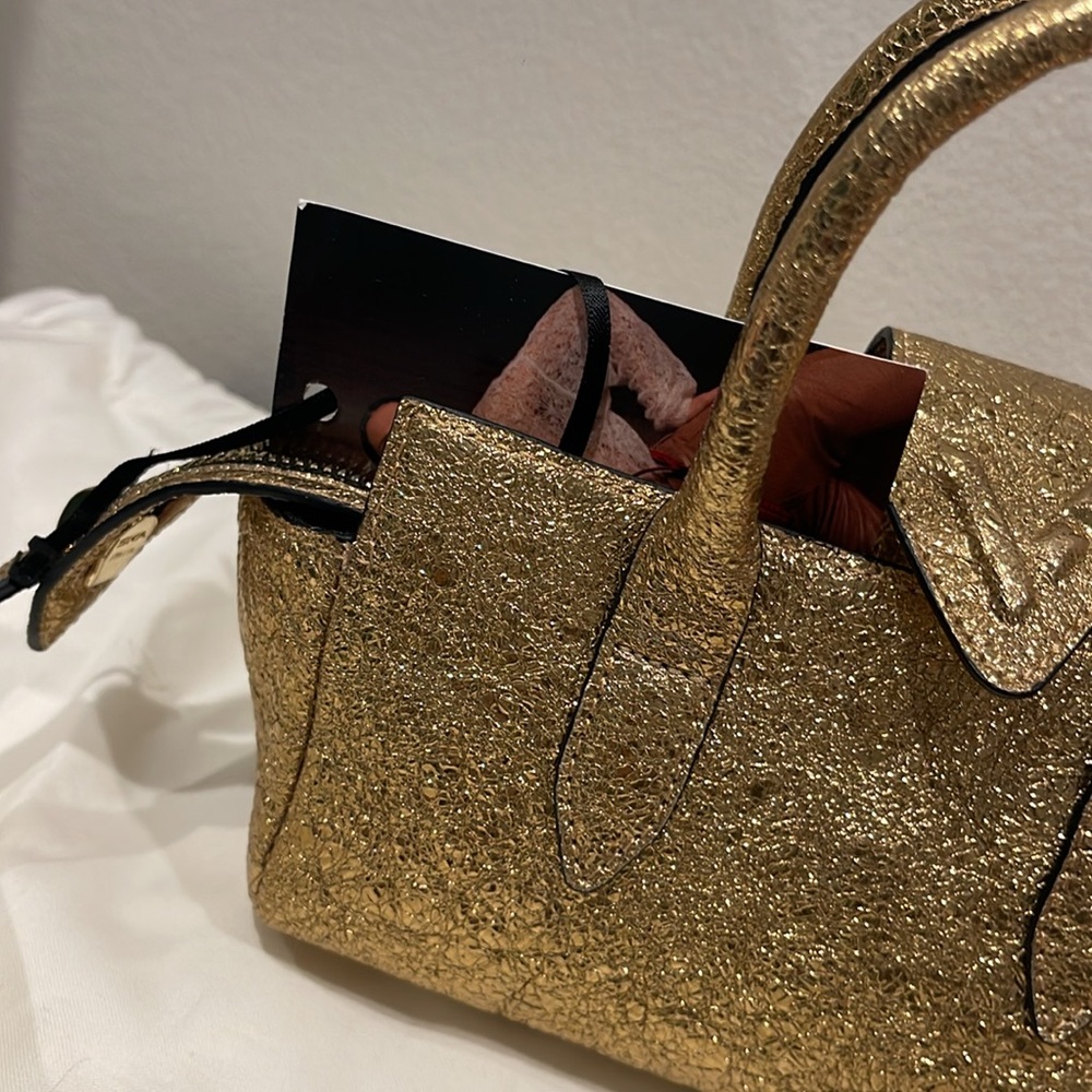 NWT. VIKELE STUDIO Mini Handbag Crossbody Bag - Gold - Picture 10 of 12